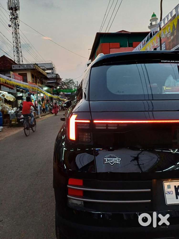 Hyundai Venue Knight Edition 2023 Petrol Well Maintained