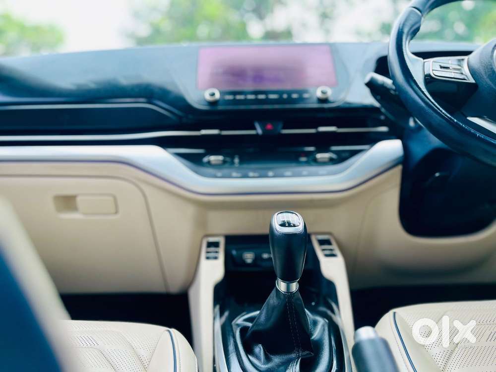 Kia Carens 1.5 Luxury Plus Turbo 7 Str, 2022, Petrol