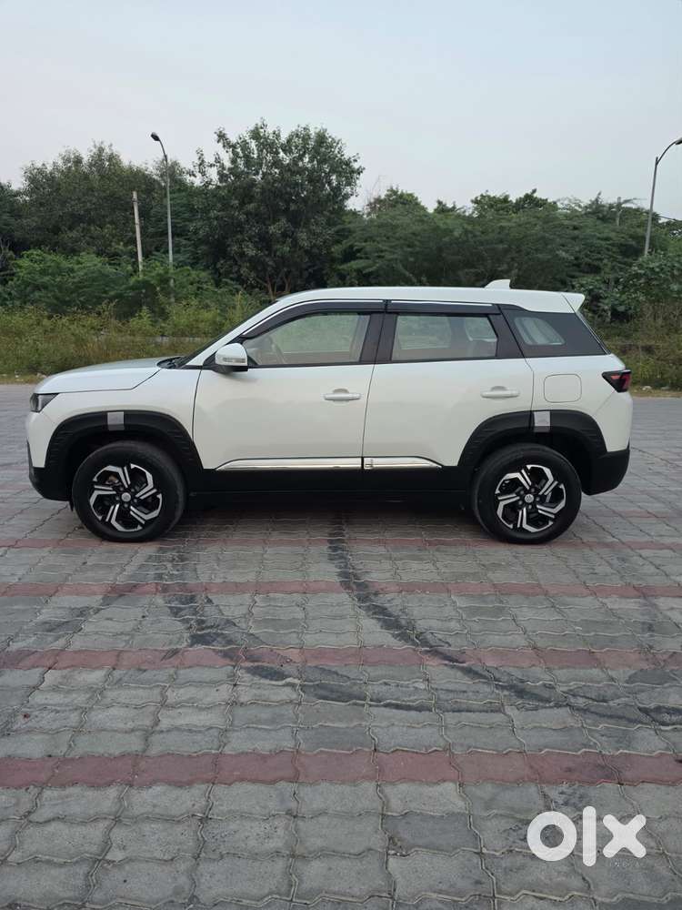 Maruti Suzuki Brezza 1.5 Lxi Smart Hybrid, 2024, Petrol