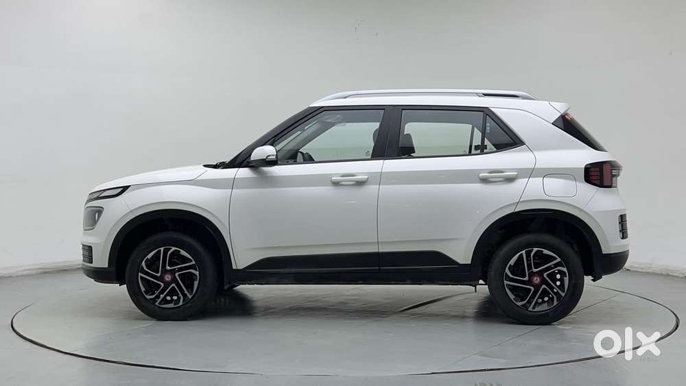 Hyundai Venue 1.2 S (o), 2024, Petrol