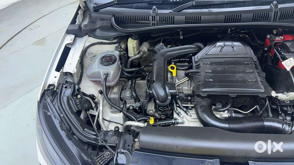 Skoda Slavia Style 1.0l Tsi At, 2022, Petrol