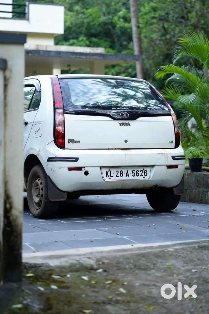 ഈ ഓണത്തിന് വിശാലമായ ഇന്റീരിയറും നല്ല മൈലേജും യാത്ര ഇനി സ്വന്തം കാറിൽ