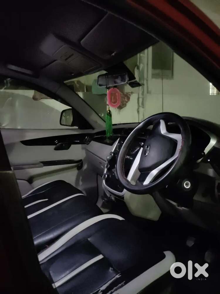 Mahindra Kuv 100 K6 Diesel Top Model