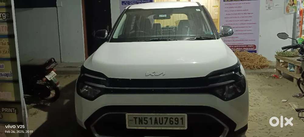 Kia Carens 2025 Petrol Well Maintained 17500km Only