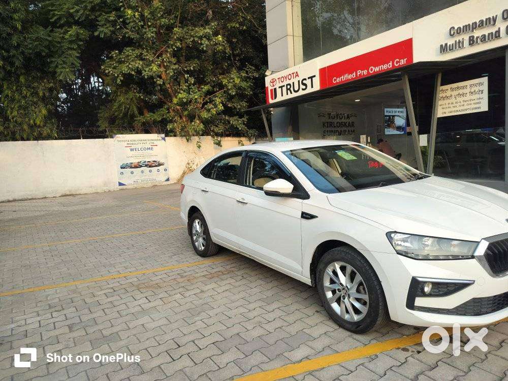 Skoda Slavia Ambition 1.0l Tsi At, 2023, Petrol