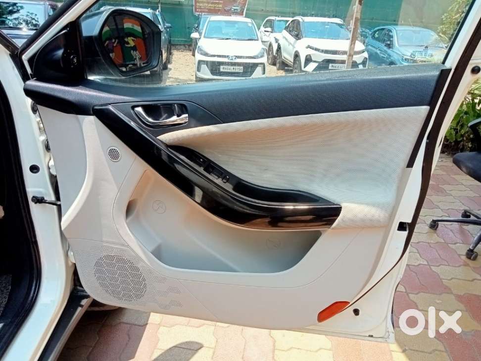 Tata Nexon 1.5 Revotorq Xza Plus S Amt, 2023, Petrol