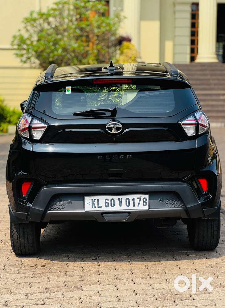 Tata Nexon 1.5 Revotorq Xza Plus Luxs Red Dark Edition Amt, 2023, Pe..