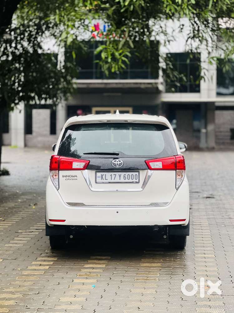 Toyota Innova Crysta 2.4 G Plus Mt 7 Str, 2024, Diesel