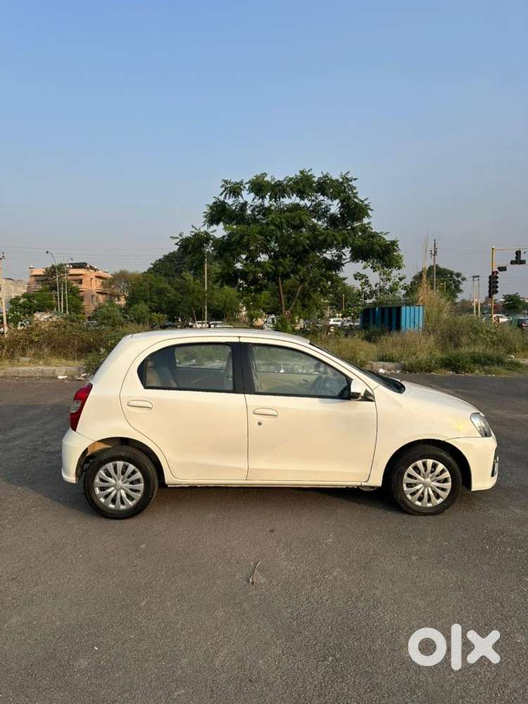 Toyota Etios Liva 2018 White