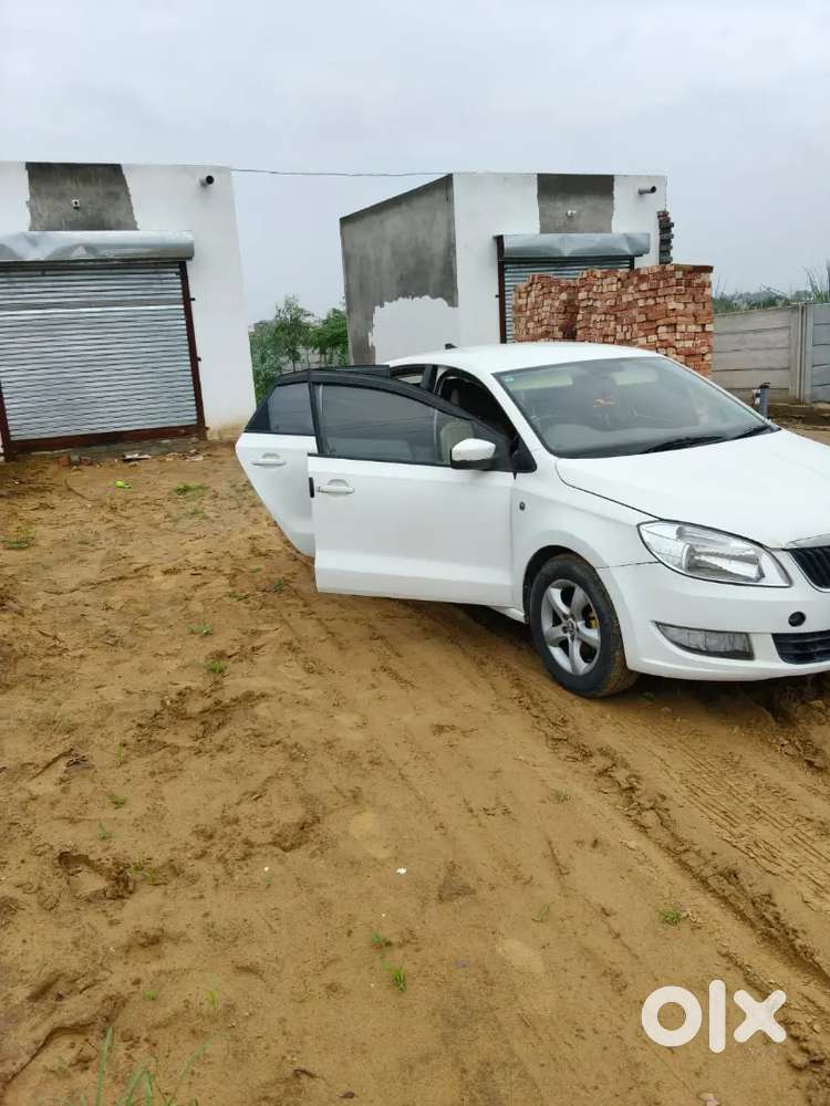 Skoda Rapid Elegance 2015 Manual Diesel