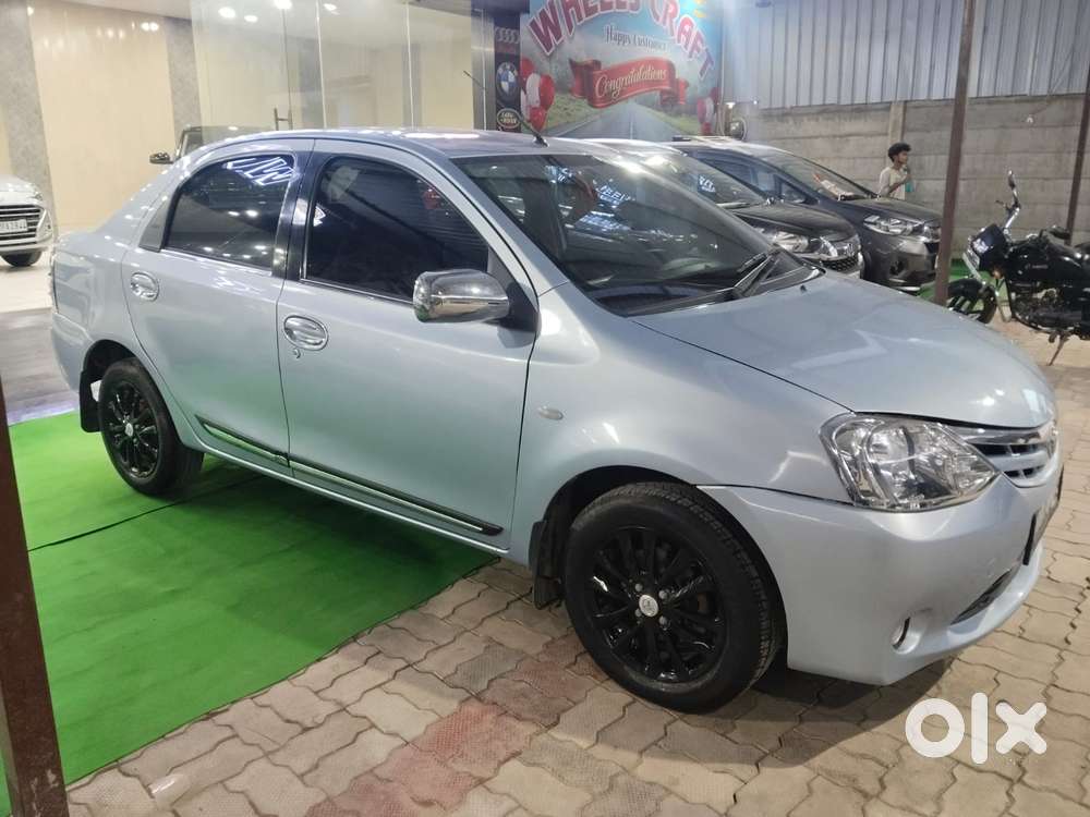 Toyota Etios V, 2011, Petrol