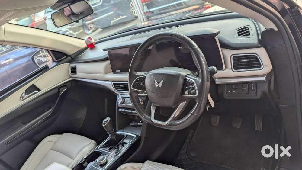 Mahindra Xuv700 2.2 Ax 7 Diesel Mt Str, 2023, Diesel
