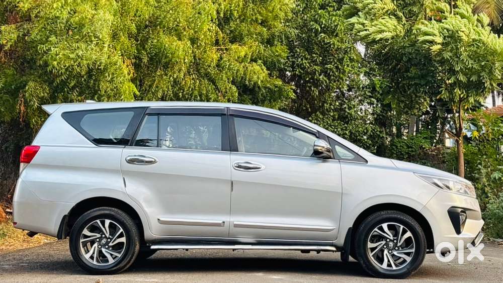 Toyota Innova Crysta 2.4 Gx Limited Edition At 7 Str, 2022, Diesel