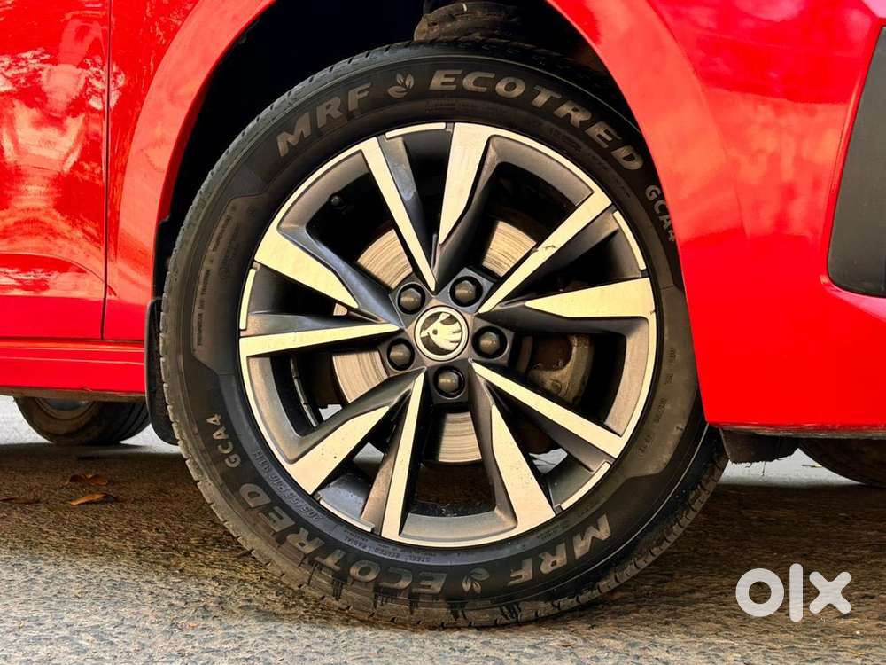 Skoda Slavia 1.0 Tsi Style At, 2023, Petrol