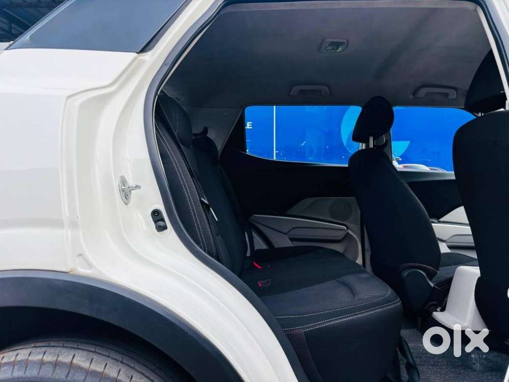 Mahindra Xuv300 W4, 2023, Petrol
