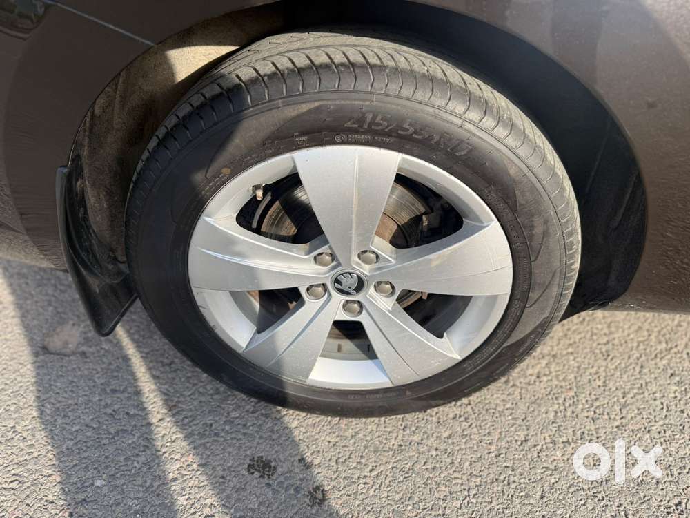 Skoda Superb Style 1.8 Tsi At, 2018, Petrol