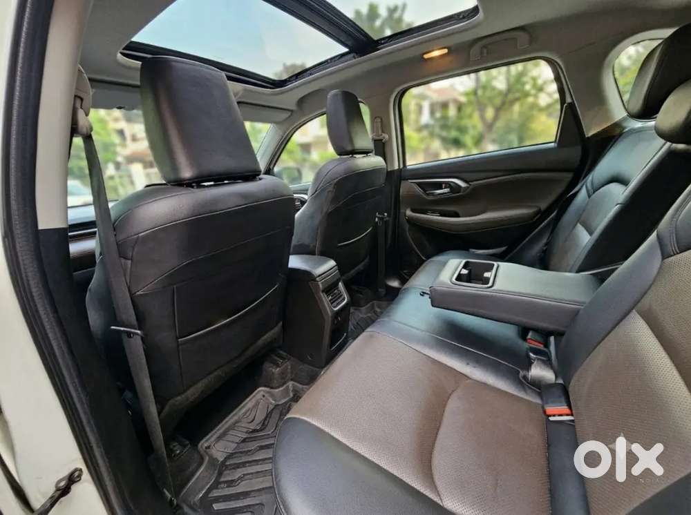 Toyota Urban Cruiser Hybrid Edition | Top End Dual Tone | Vip Number