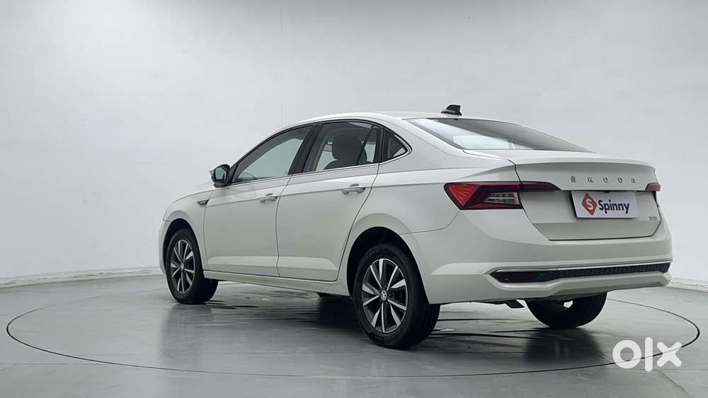 Skoda Slavia Style 1.0l Tsi At, 2023, Petrol