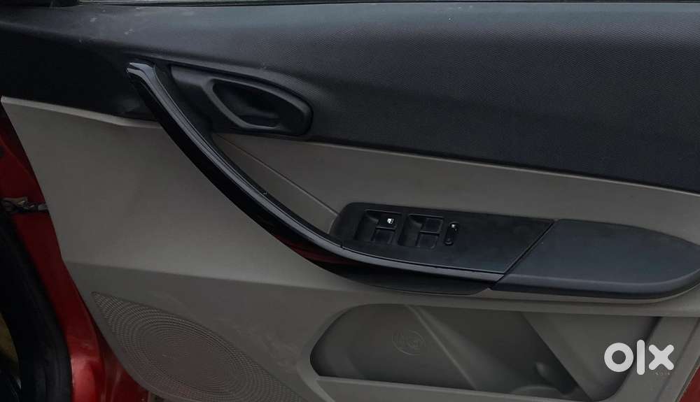 Tata Tiago 1.2 Revotron Xt, 2017, Petrol