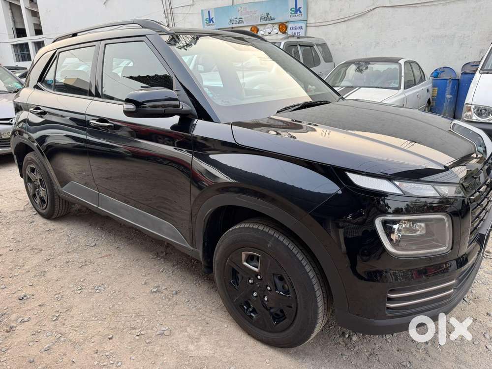 Hyundai Venue Sx Knight Edition  Mt, 2024, Petrol