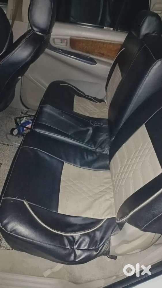 Toyota Innova 2.5 V 2014