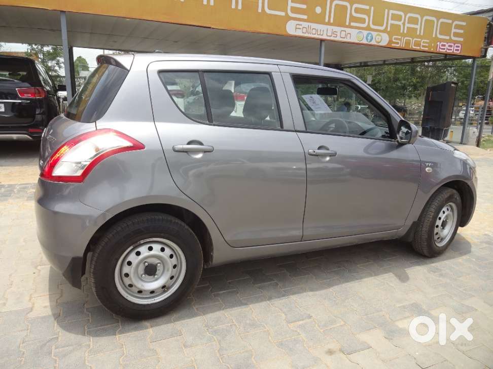 Maruti Suzuki Swift Lxi Bsiv, 2013, Petrol