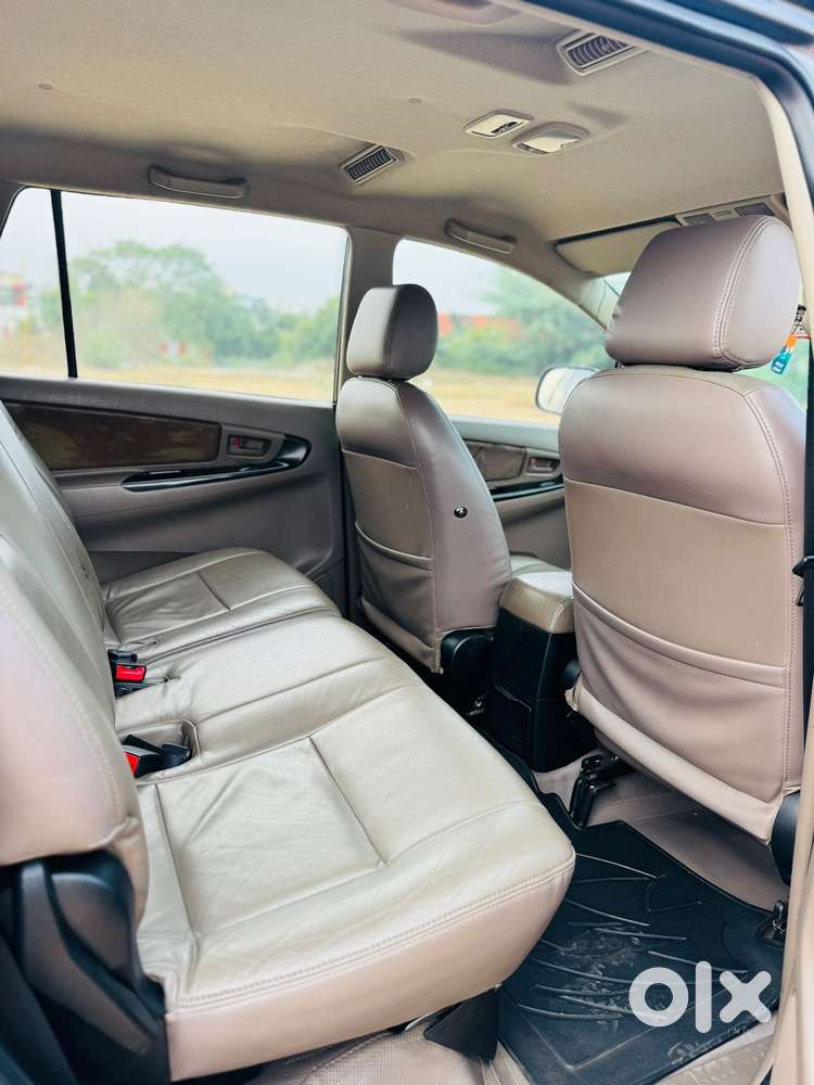 Toyota Innova 2004-2011 2.5 G4 Diesel 8-seater, 2016, Diesel