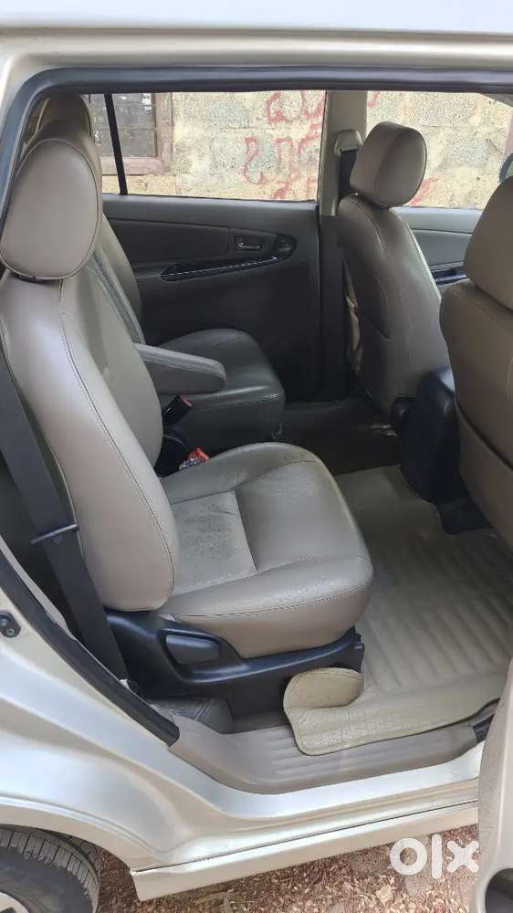 Toyota Innova 2015