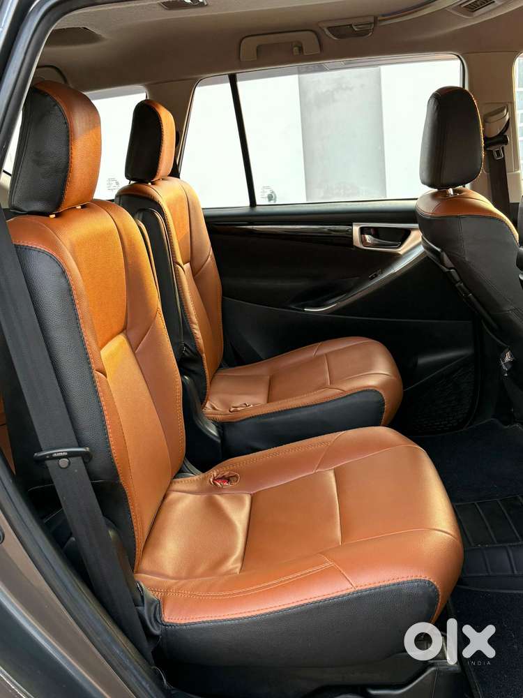 Toyota Innova Crysta 2.4 V 7 Str, 2016, Diesel