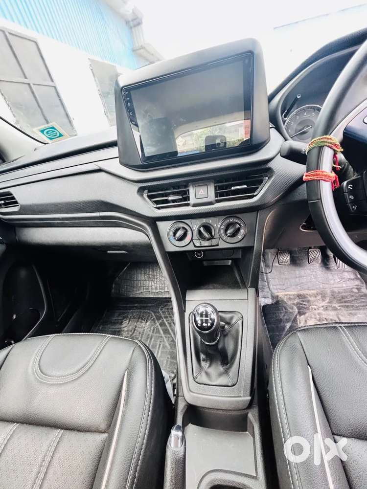 Maruti Suzuki Vitara Brezza 1.5 Lxi, 2026, Petrol