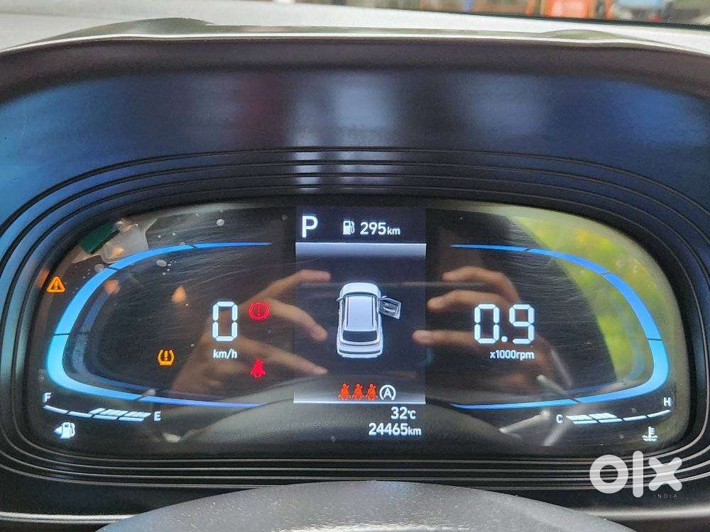 Hyundai Venue 1.0 S (o) Turbo Dct, 2024, Petrol