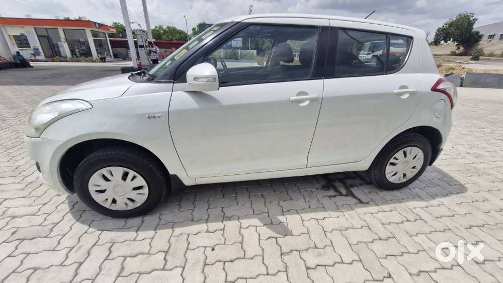 Maruti Suzuki Swift Vxi 1.2 Abs Bs-iv, 2014, Petrol