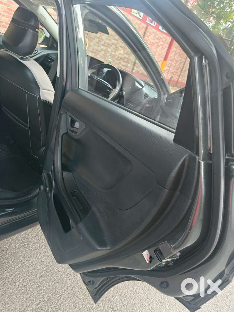 Tata Nexon Smart Plus1.2 Revotron Petrol 5 Mt, 2025, Cng & Hybrids