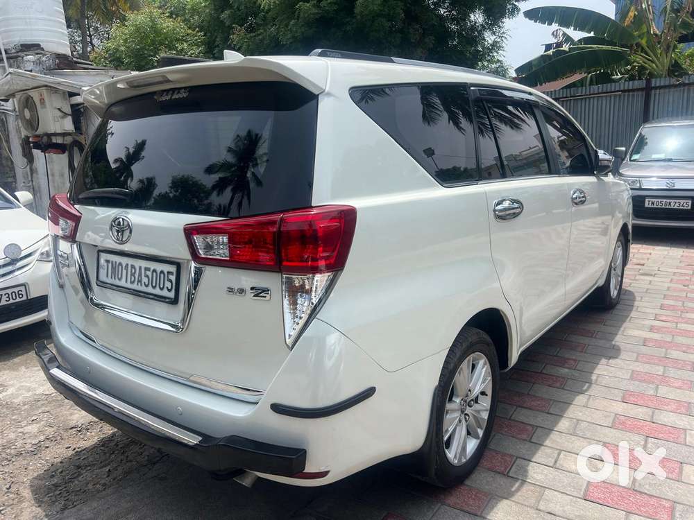 Toyota Innova Crysta 2.8z Automatic, 2016, Diesel