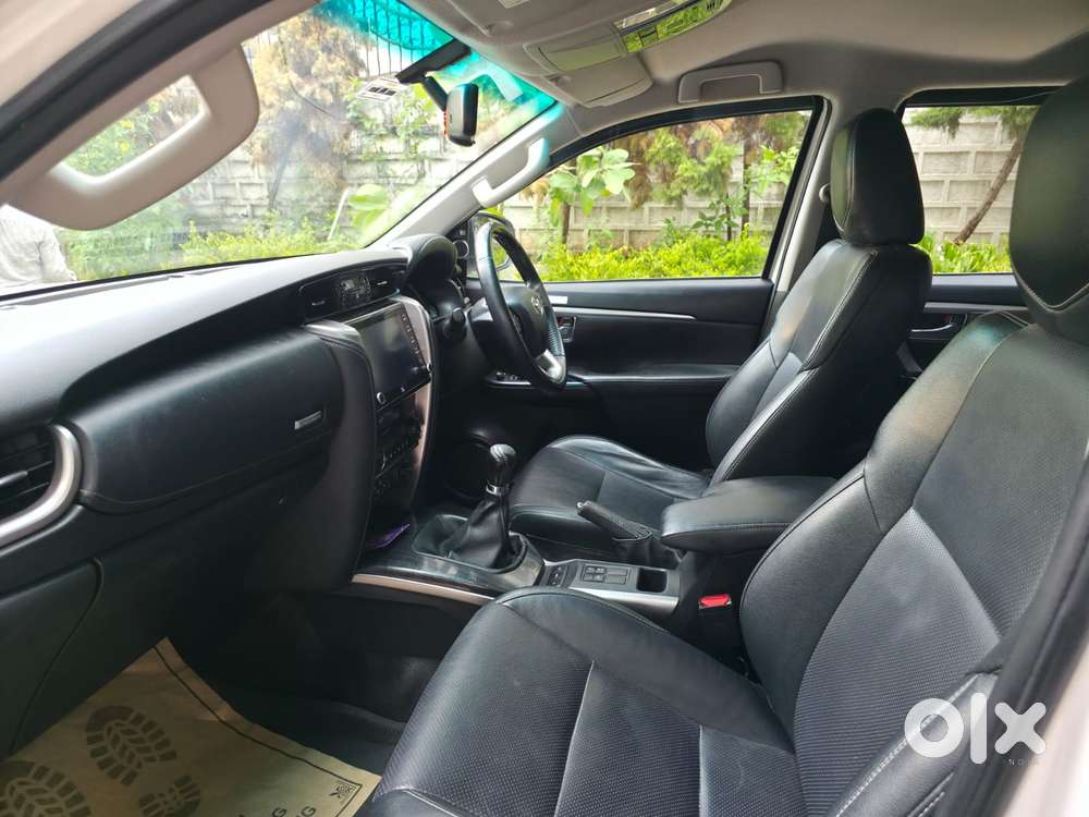 Toyota Fortuner 2.8 Legender 4x4, 2022, Diesel