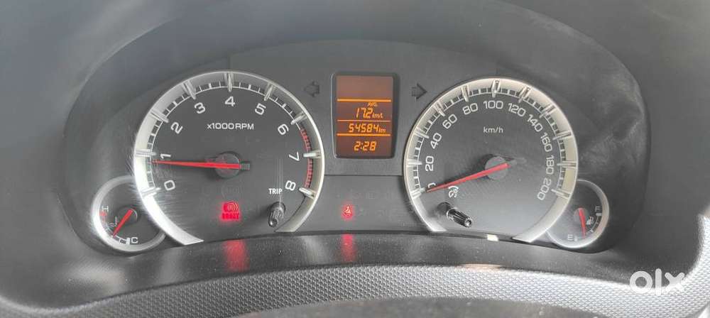 Maruti Suzuki Swift Vxi + Manual, 2017, Petrol