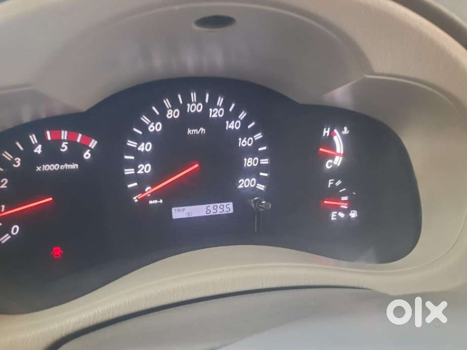 Toyota Innova, 2011