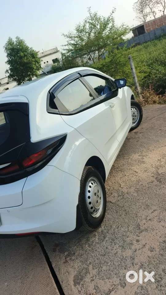 Tata Altroz Xm Plus Petrol, 2021, Petrol