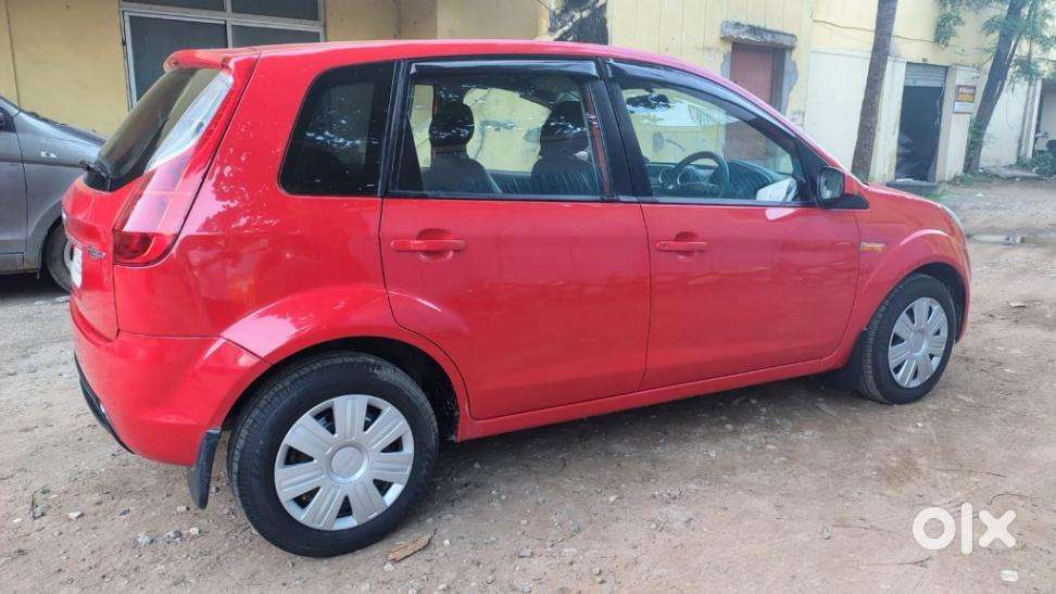 Ford Figo, 2010, Petrol