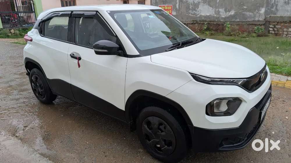 Tata Punch 1.2 Pure Petrol 2025