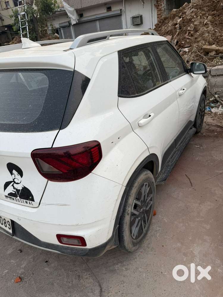 Hyundai Venue N Line 2022 Diesel 40000 Km Driven