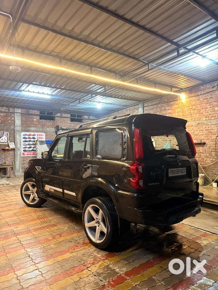 Mahindra Scorpio Classic 2018 Diesel Manual Year