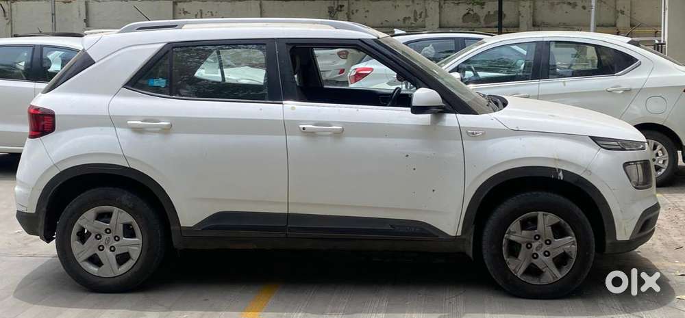 Hyundai Venue S 1.2 Petrol, 2022, Petrol