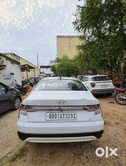 Hyundai Verna 1.5 Sx Petrol Mt, 2023, Petrol