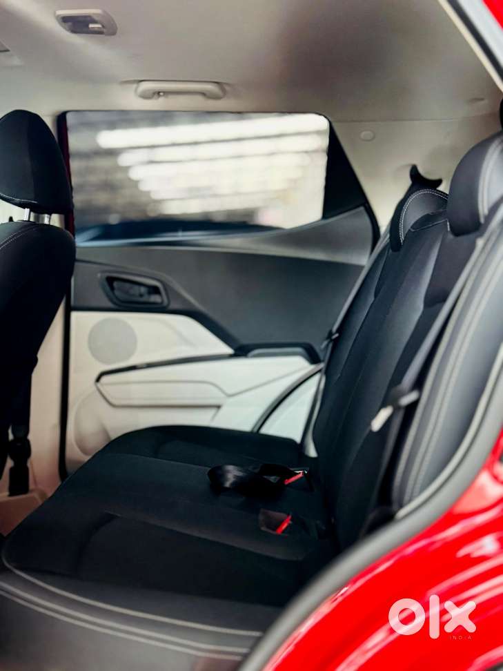 Mahindra Xuv300 W6 Amt Diesel, 2023, Diesel