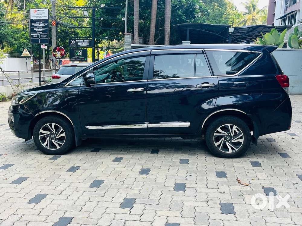 Toyota Innova Crysta 2.4 G Plus Mt 8 Str, 2021, Petrol