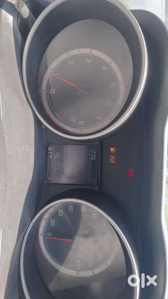 Maruti Suzuki Swift 2022 Petrol 45000 Km Driven