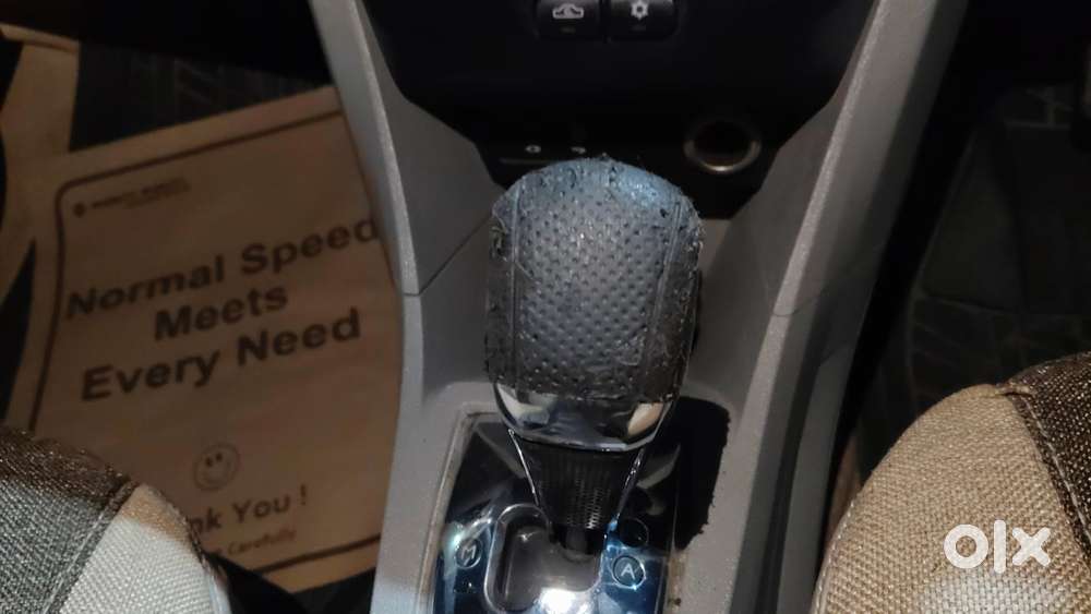 Tata Tiago Xza, 2018, Petrol