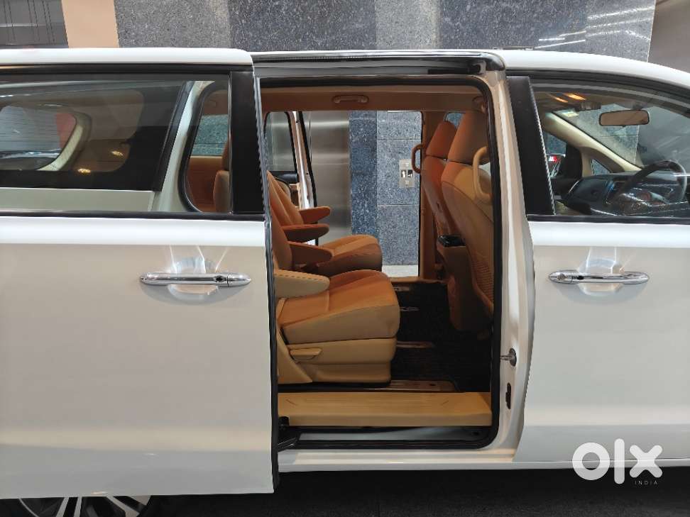 Kia Carnival Premium, 2021, Diesel