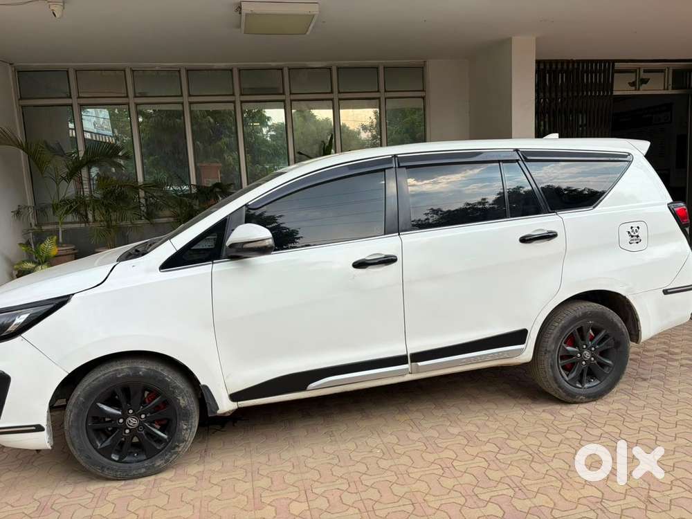 Toyota Innova Crysta 2016